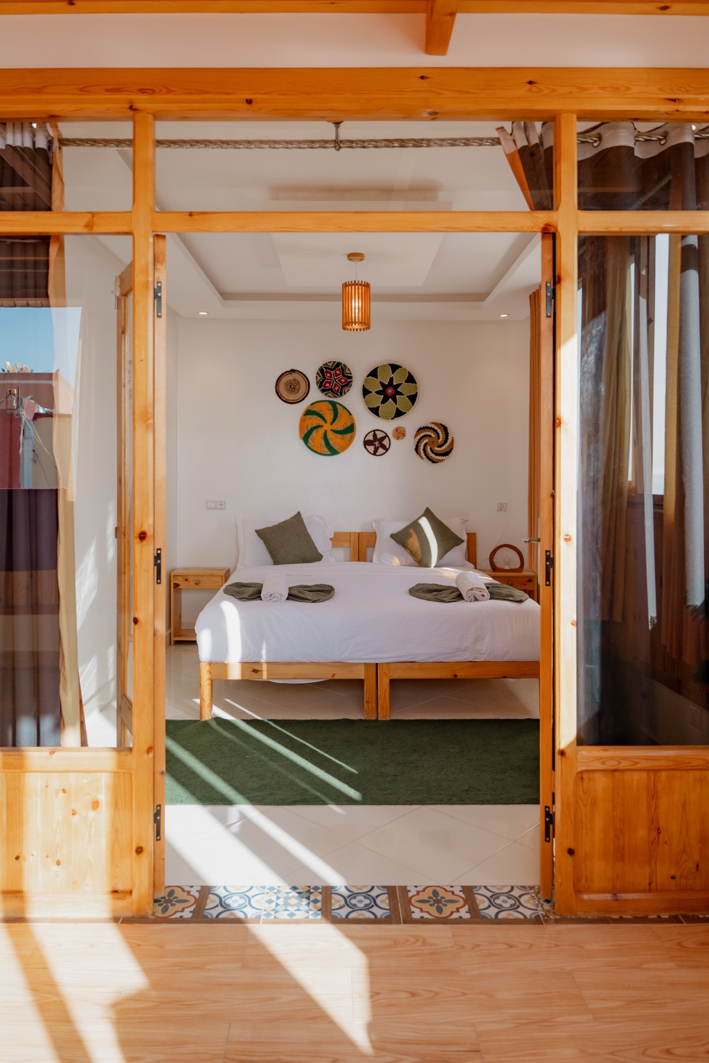 Double bed in a Tafokt private room